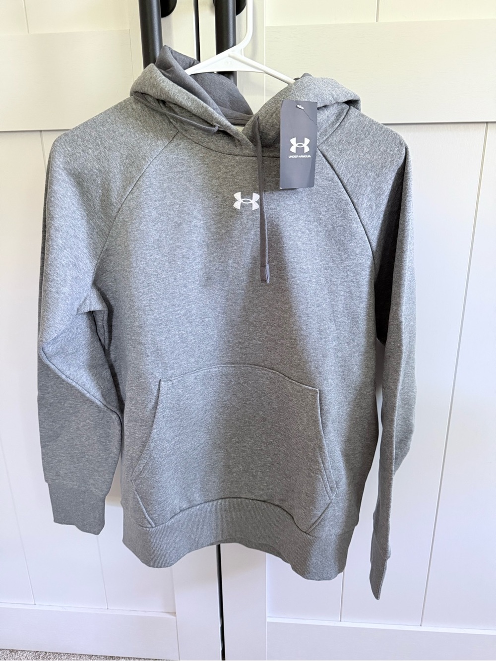 Under Armour Men's Gray Pullover Hoodie Sweatshirt, brand new with tags